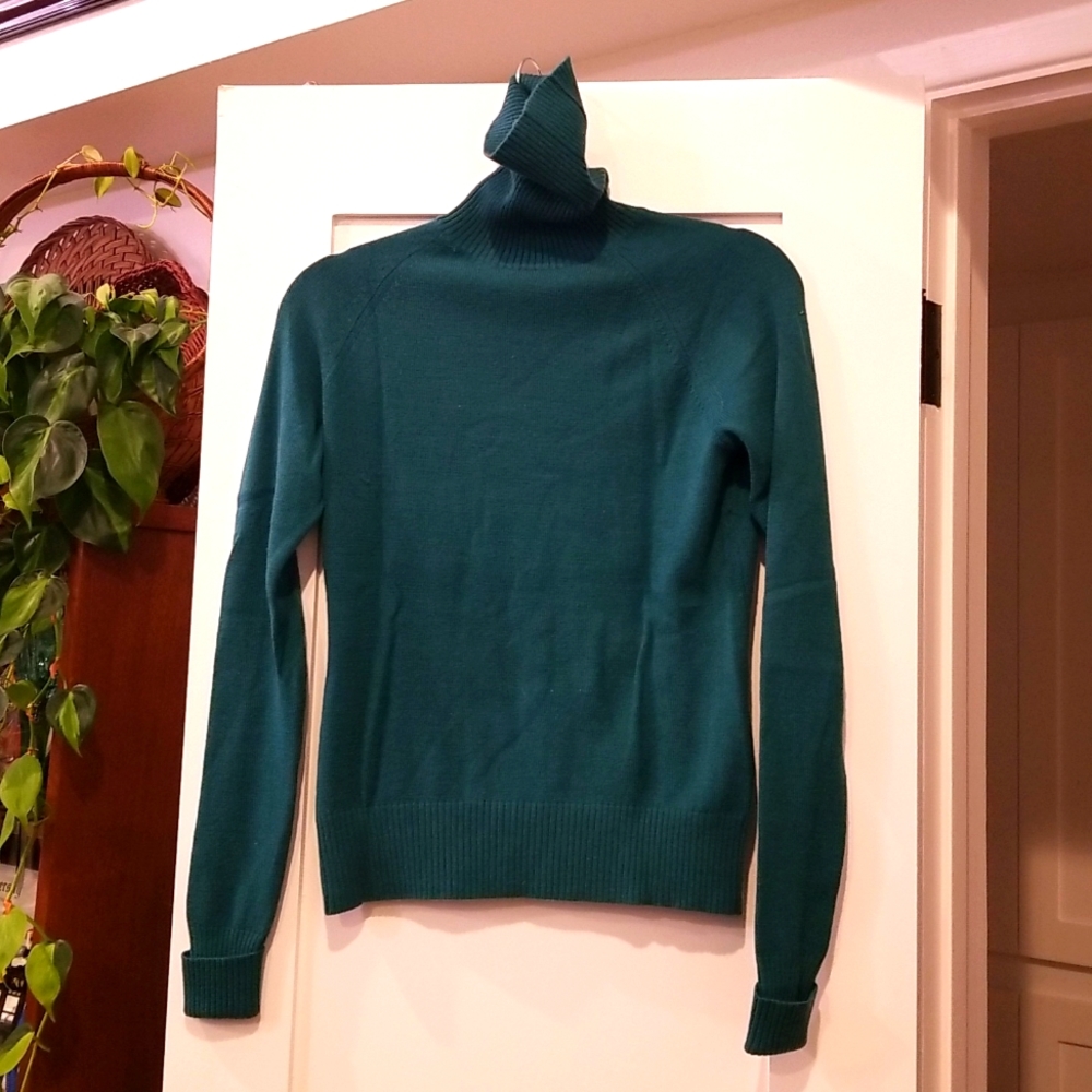 Banana Republic turtleneck